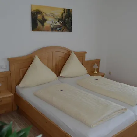 Haus Rameil מלון לנסטאט