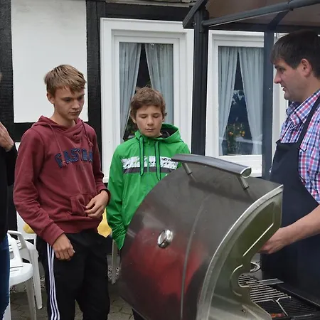 Haus Rameil מלון 3*